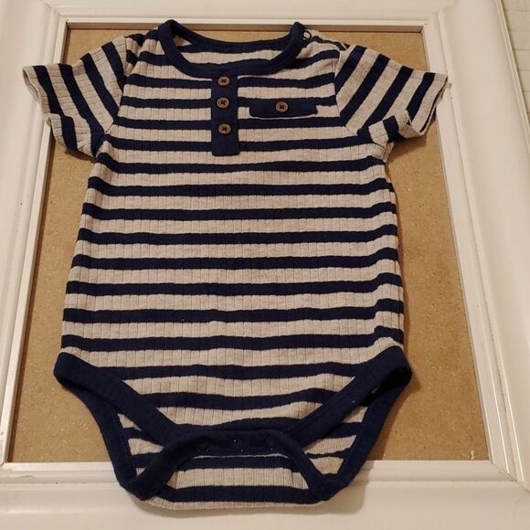 Boys Bundle- size 6mths, 9mths & 12 mths - Picture 10 of 12